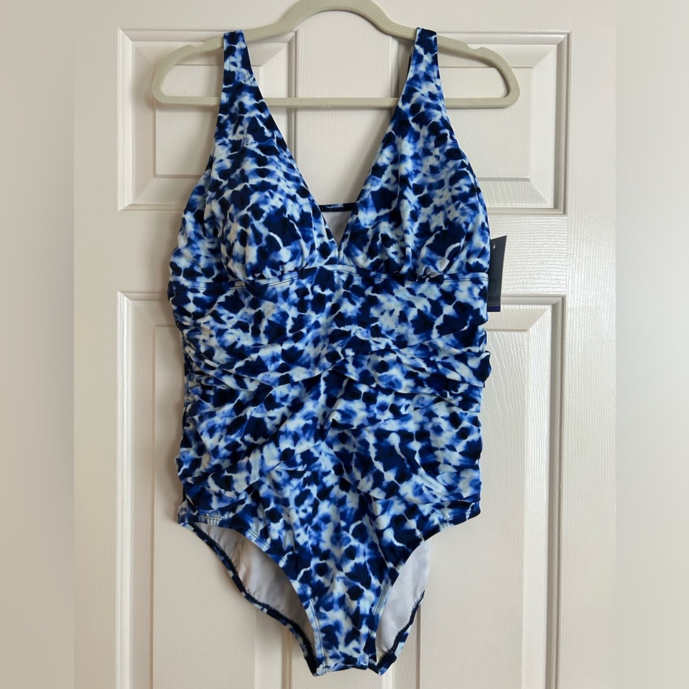 NWT croft & barrow Blue & White One-Piece Swimsuit SZ 18